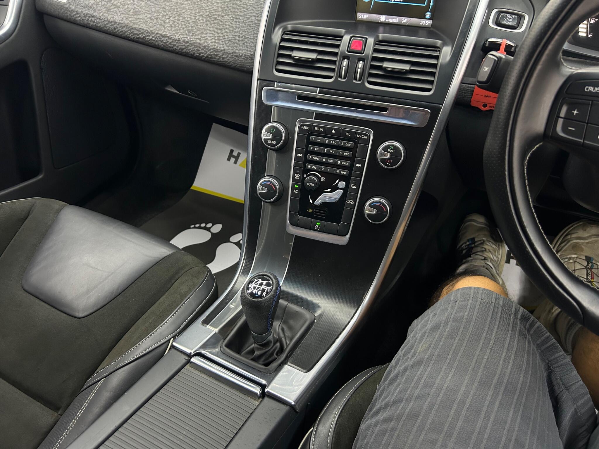 Volvo XC60 view 7