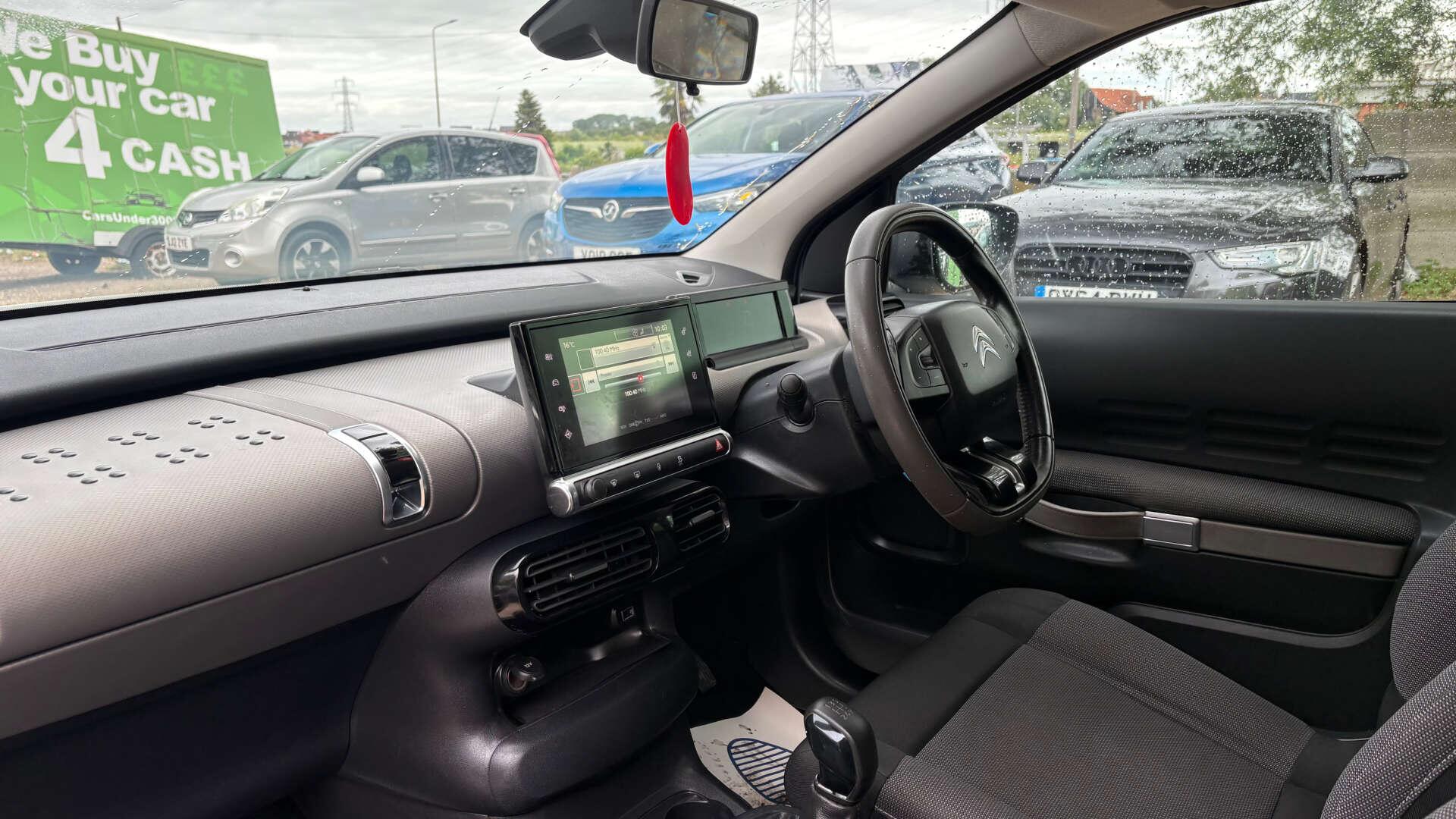 Citroen C4 Cactus view 15