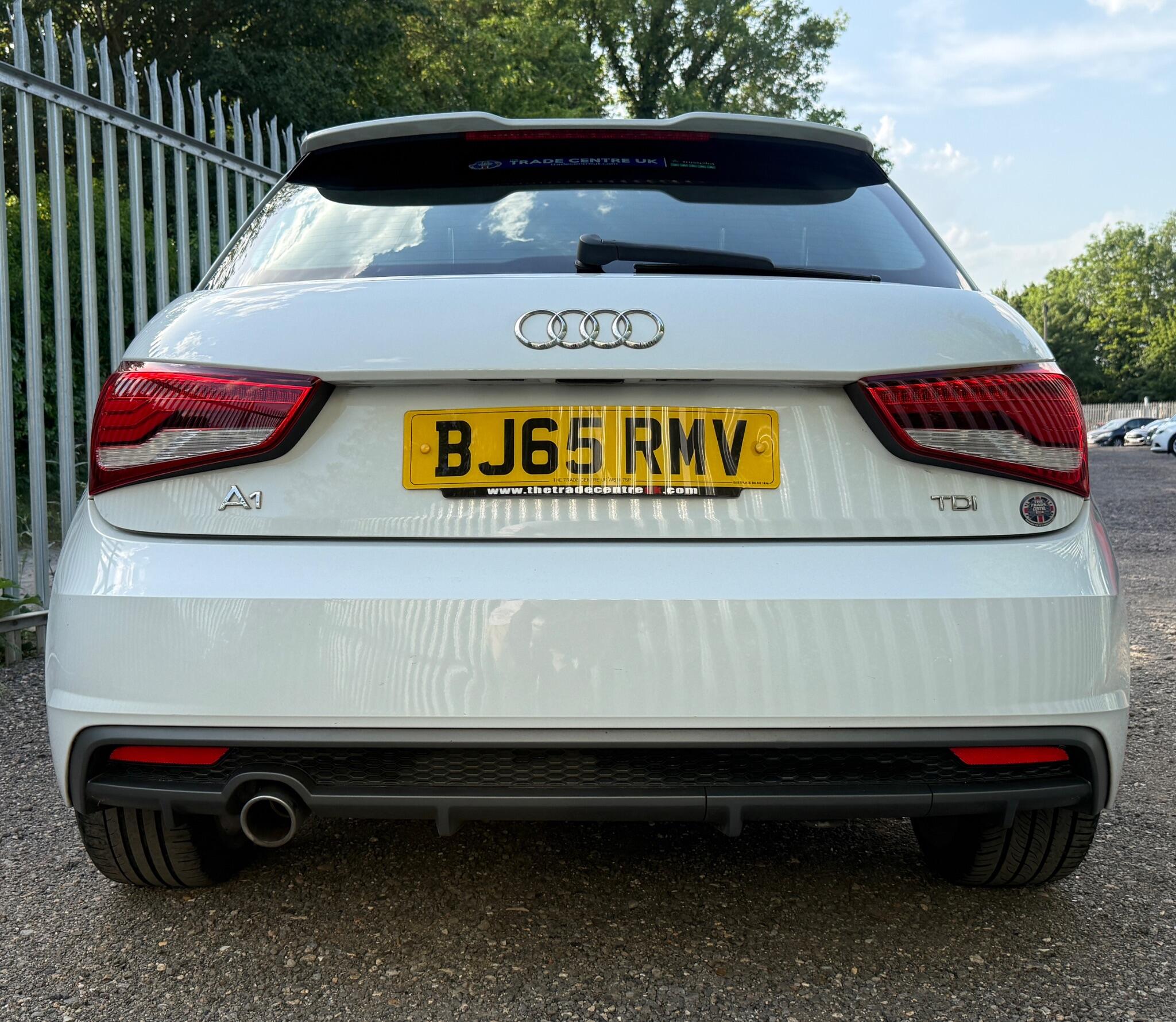 2015 Audi A1 image 13