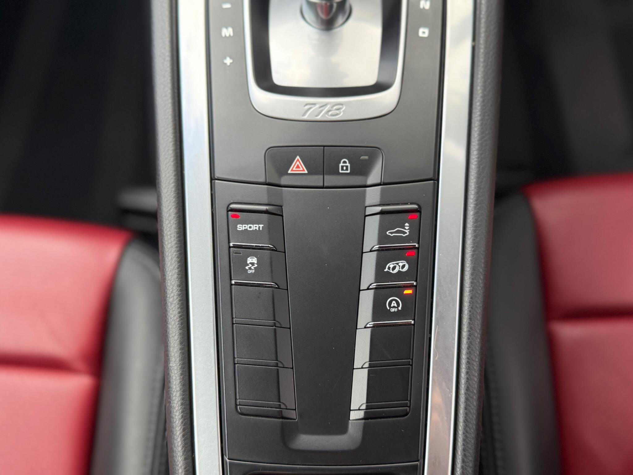 Porsche 718 Cayman view 67