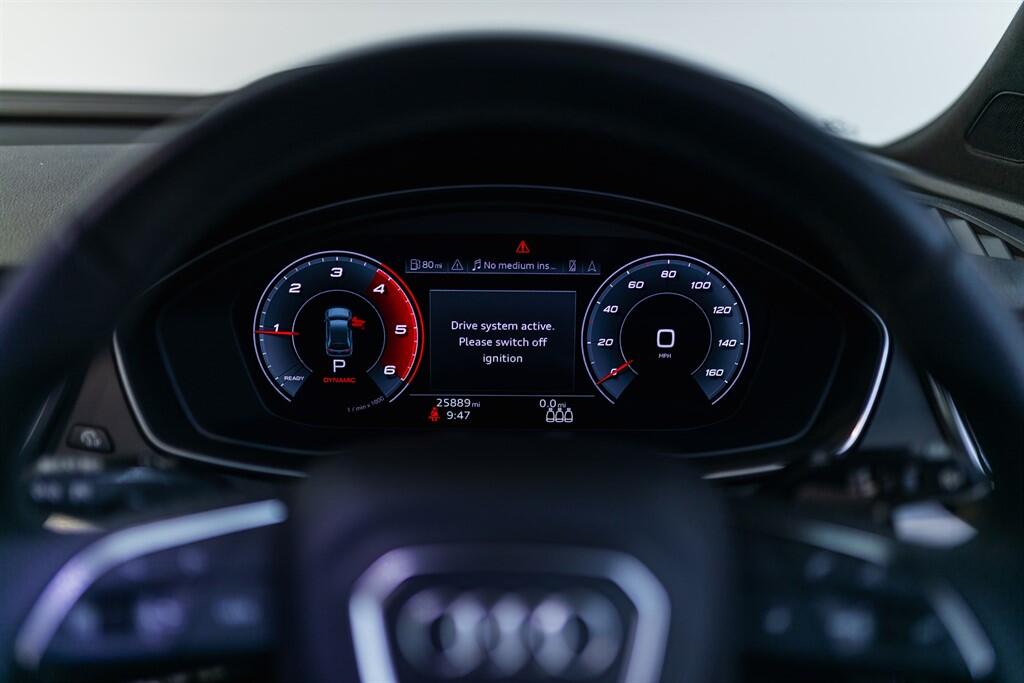 Audi SQ5 view 37