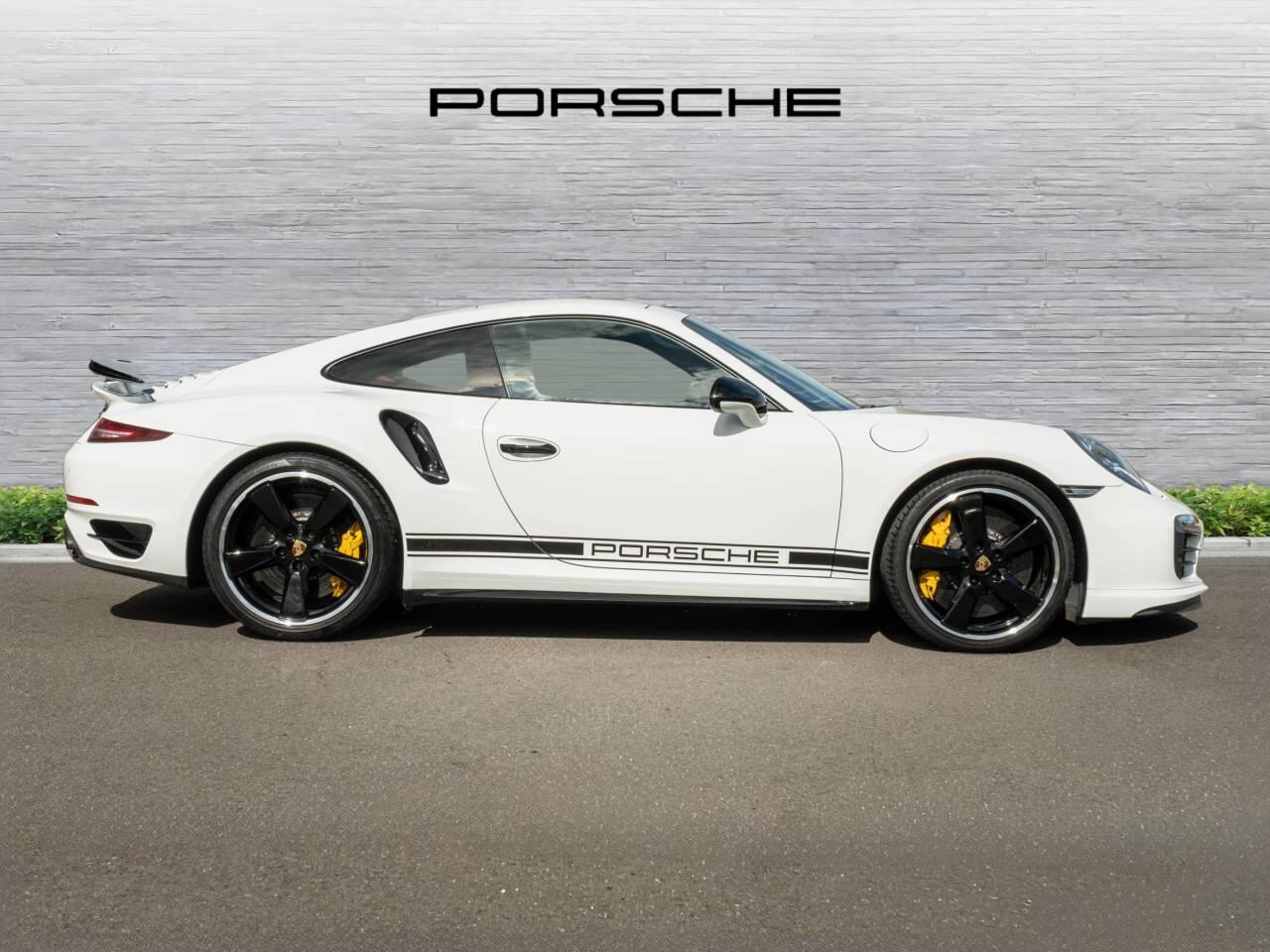 Porsche 911 view 2