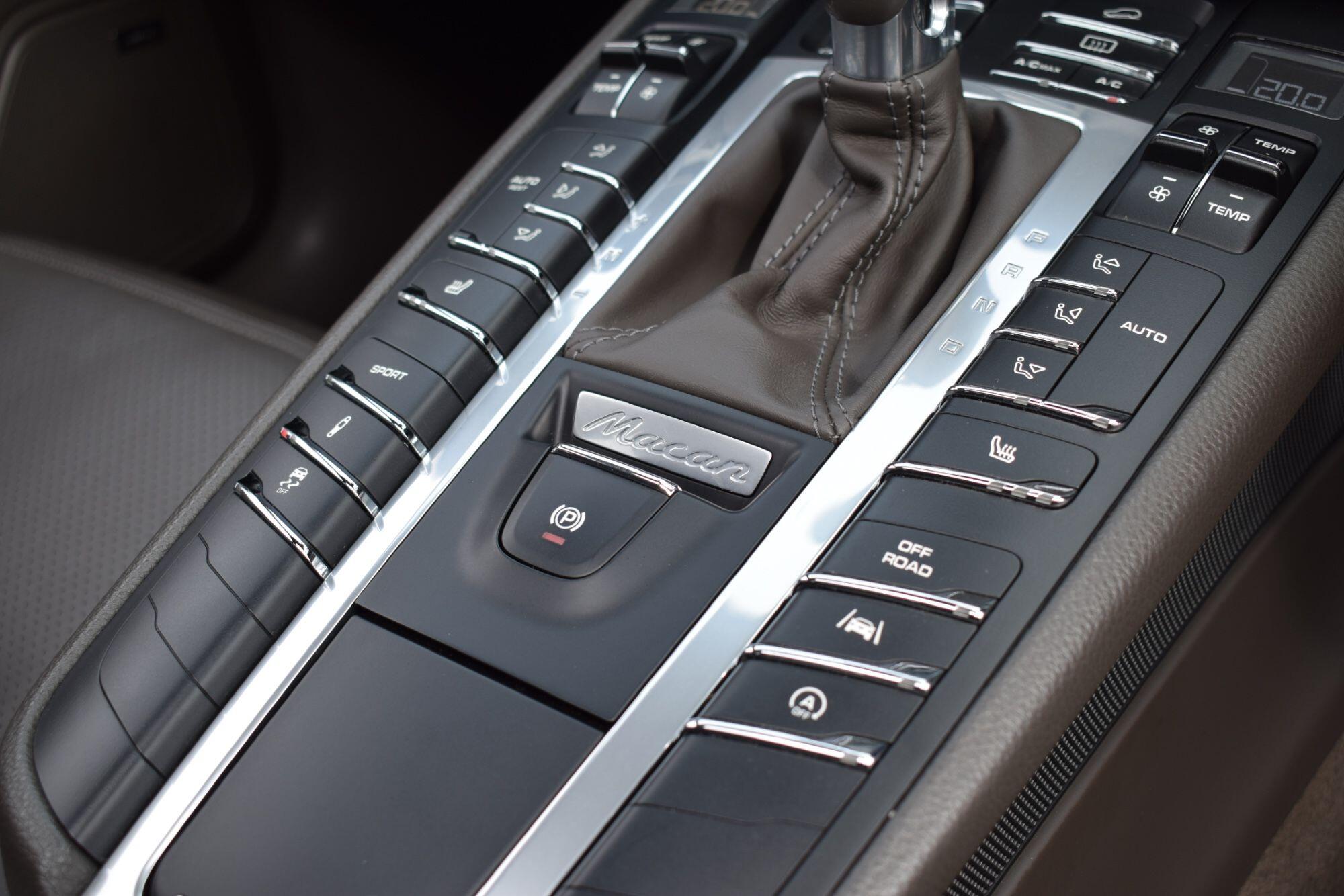 Porsche Macan view 17