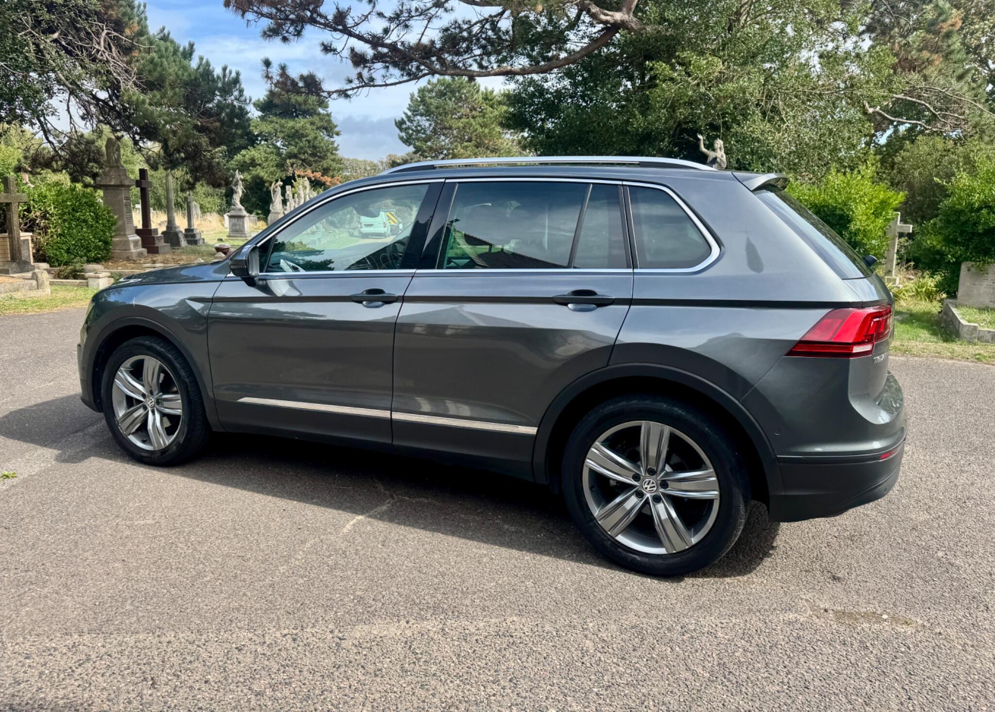 Volkswagen Tiguan view 13