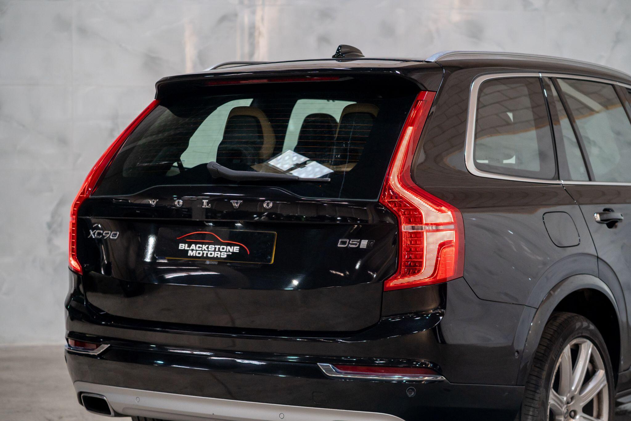 Volvo XC90 view 43