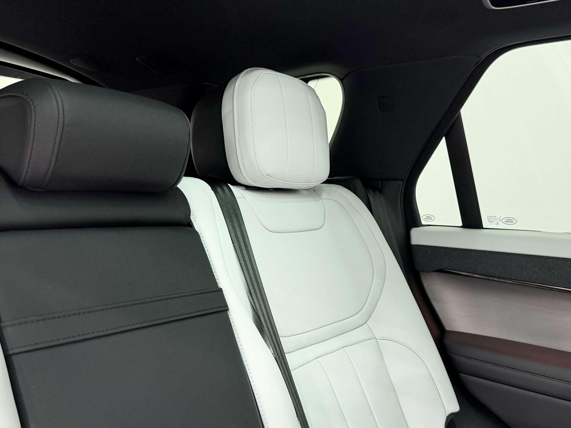 Land Rover Range Rover Sport view 14
