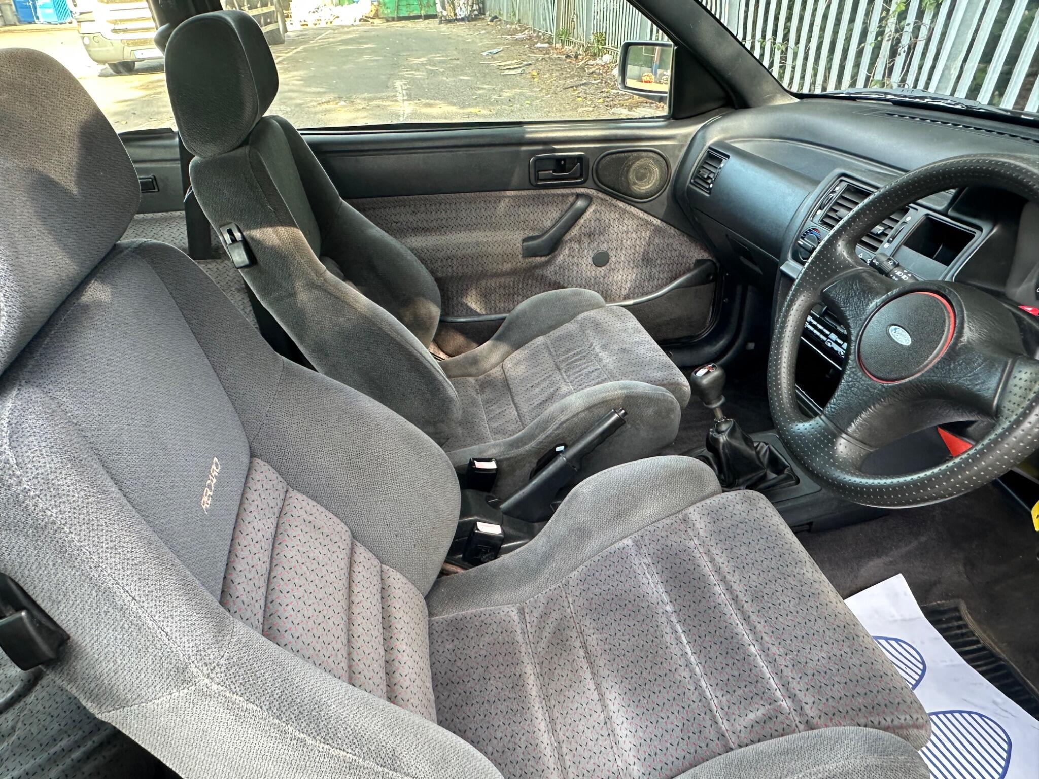 Ford Escort view 20
