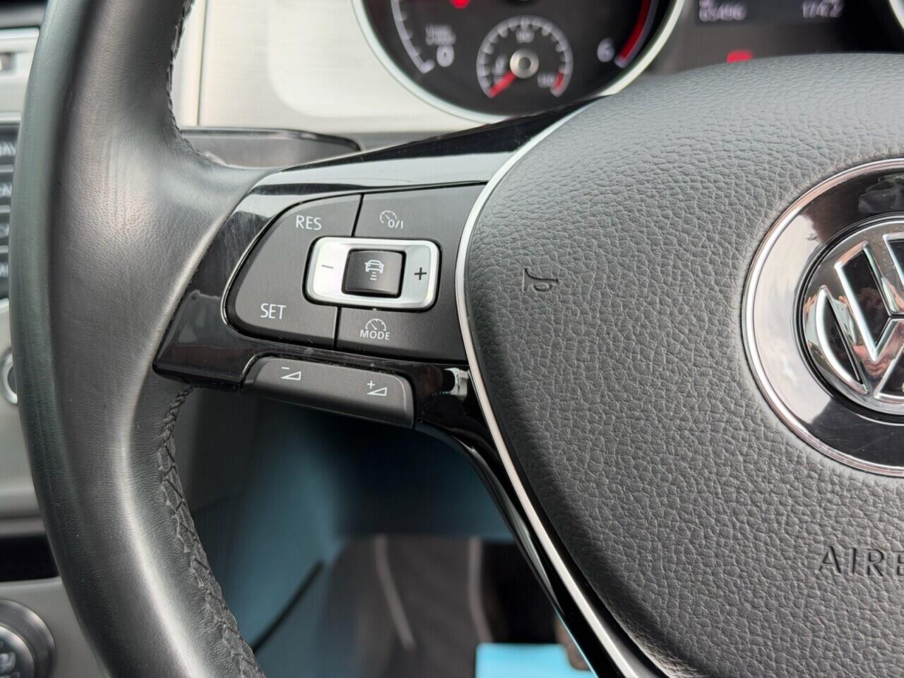 Volkswagen Golf view 30