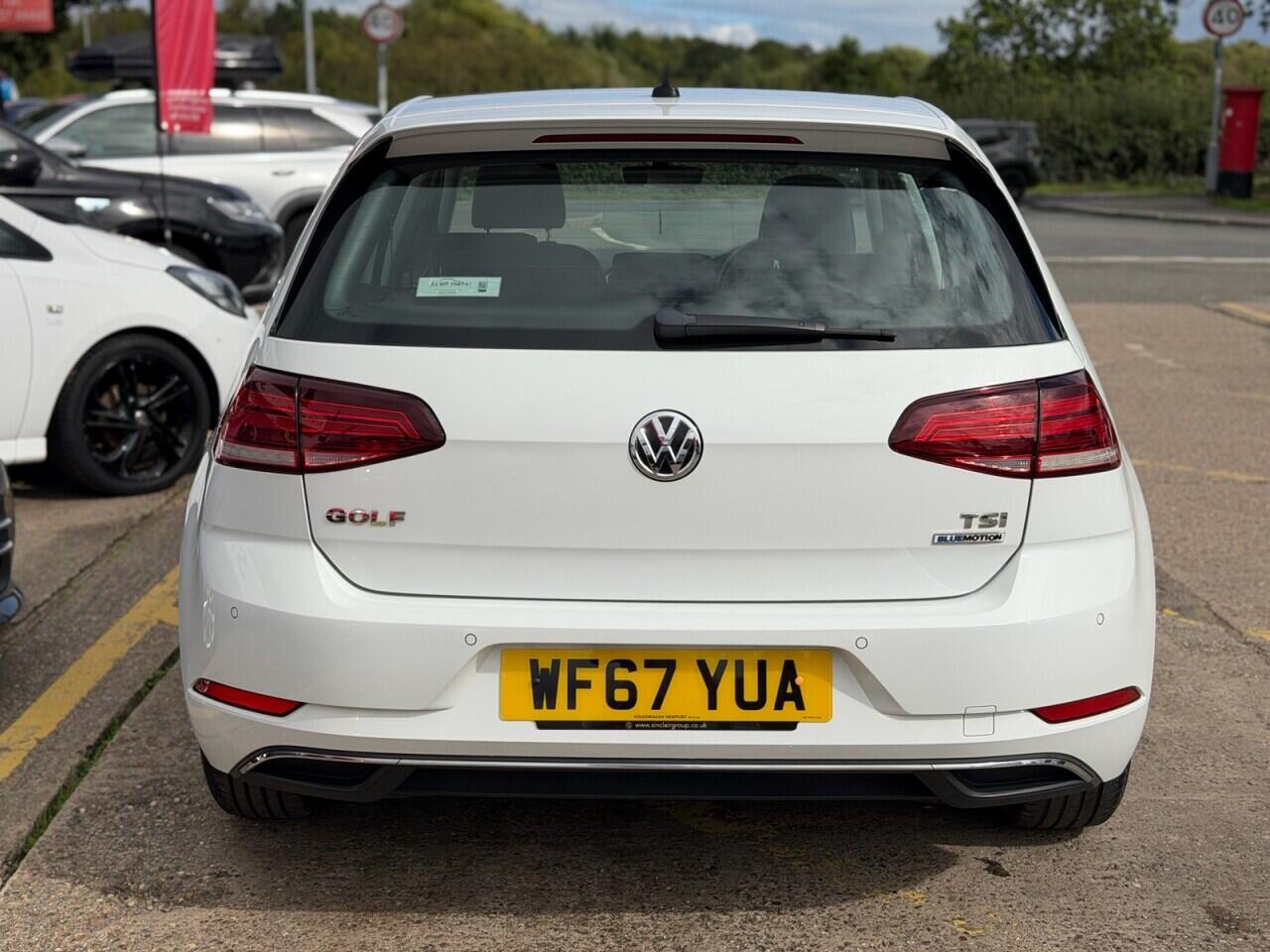 Volkswagen Golf view 17