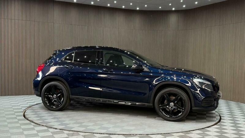 Mercedes-Benz GLA view 35