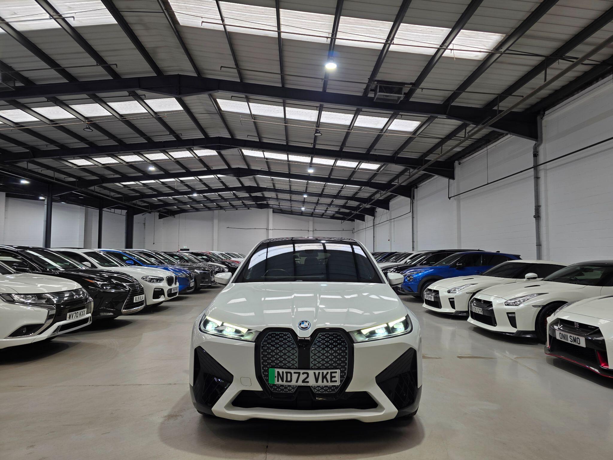BMW Ix view 2