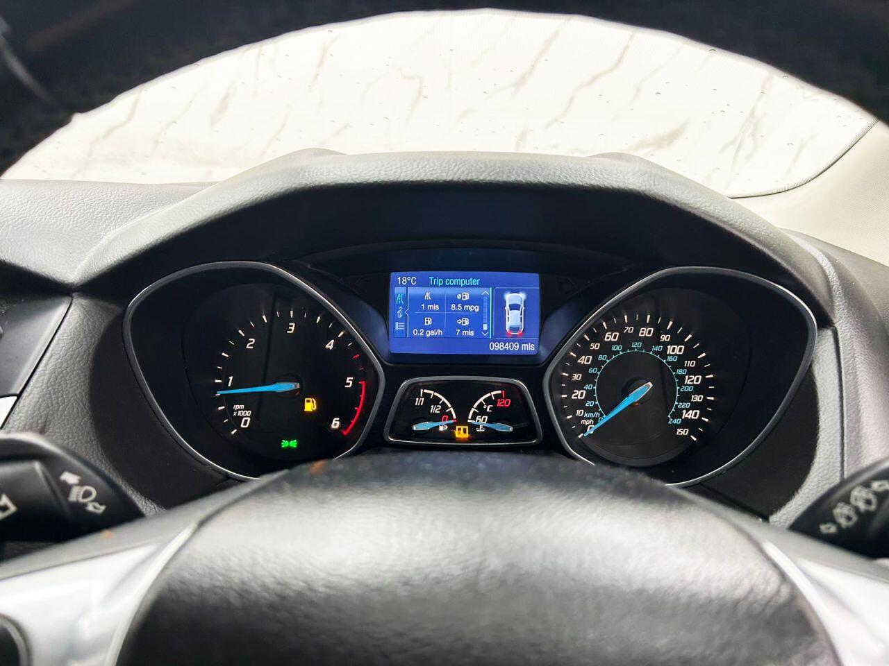 Ford Focus view 18
