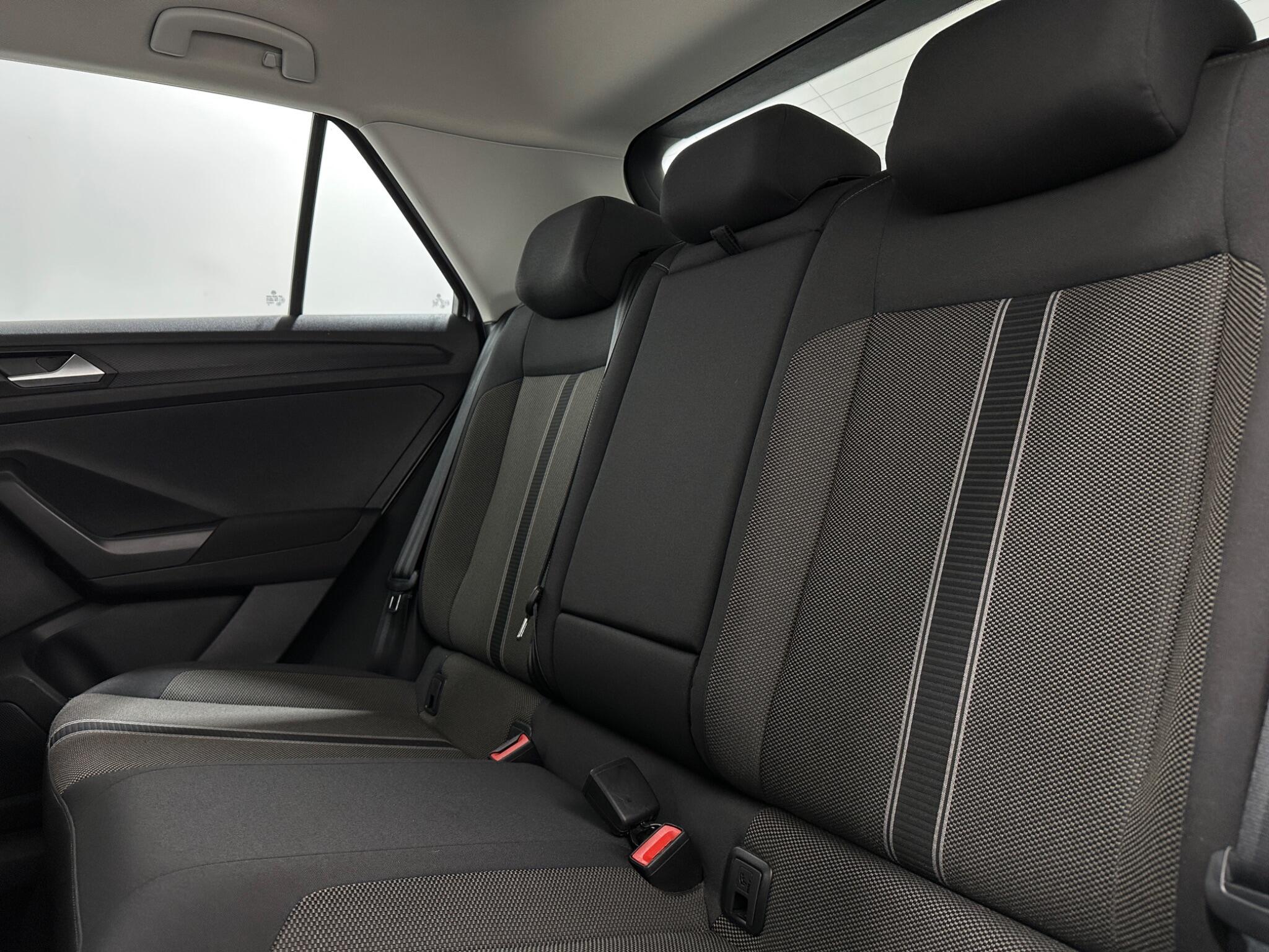 Volkswagen T-Roc view 38