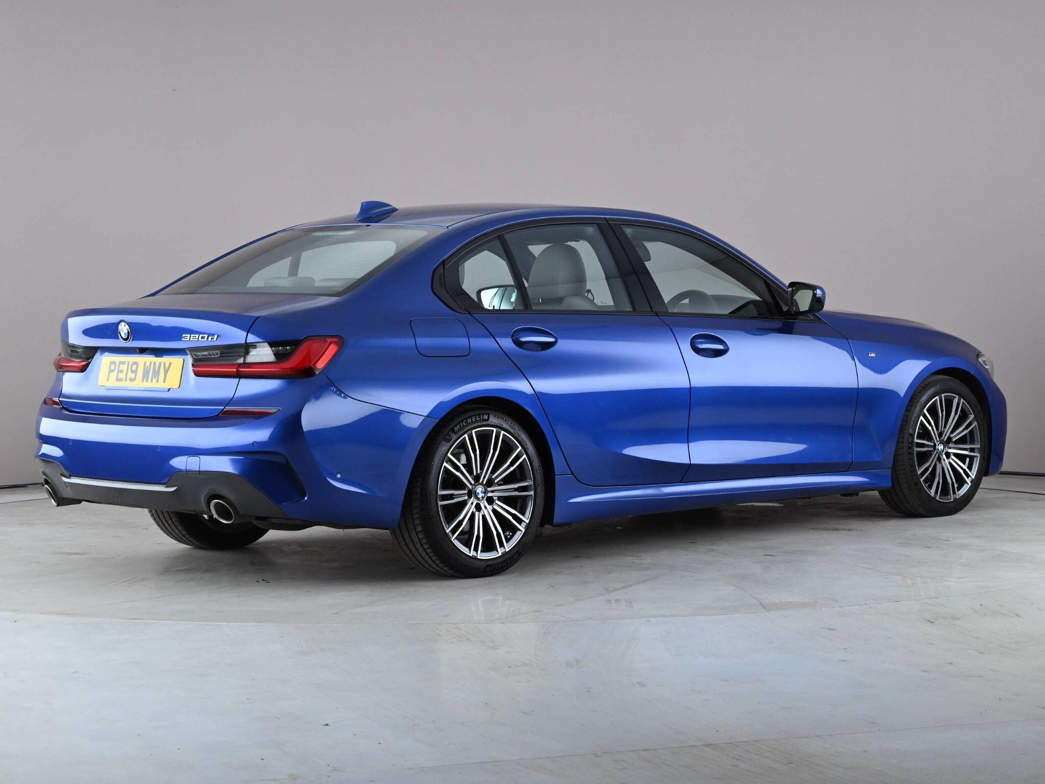 BMW 3 Series view 6