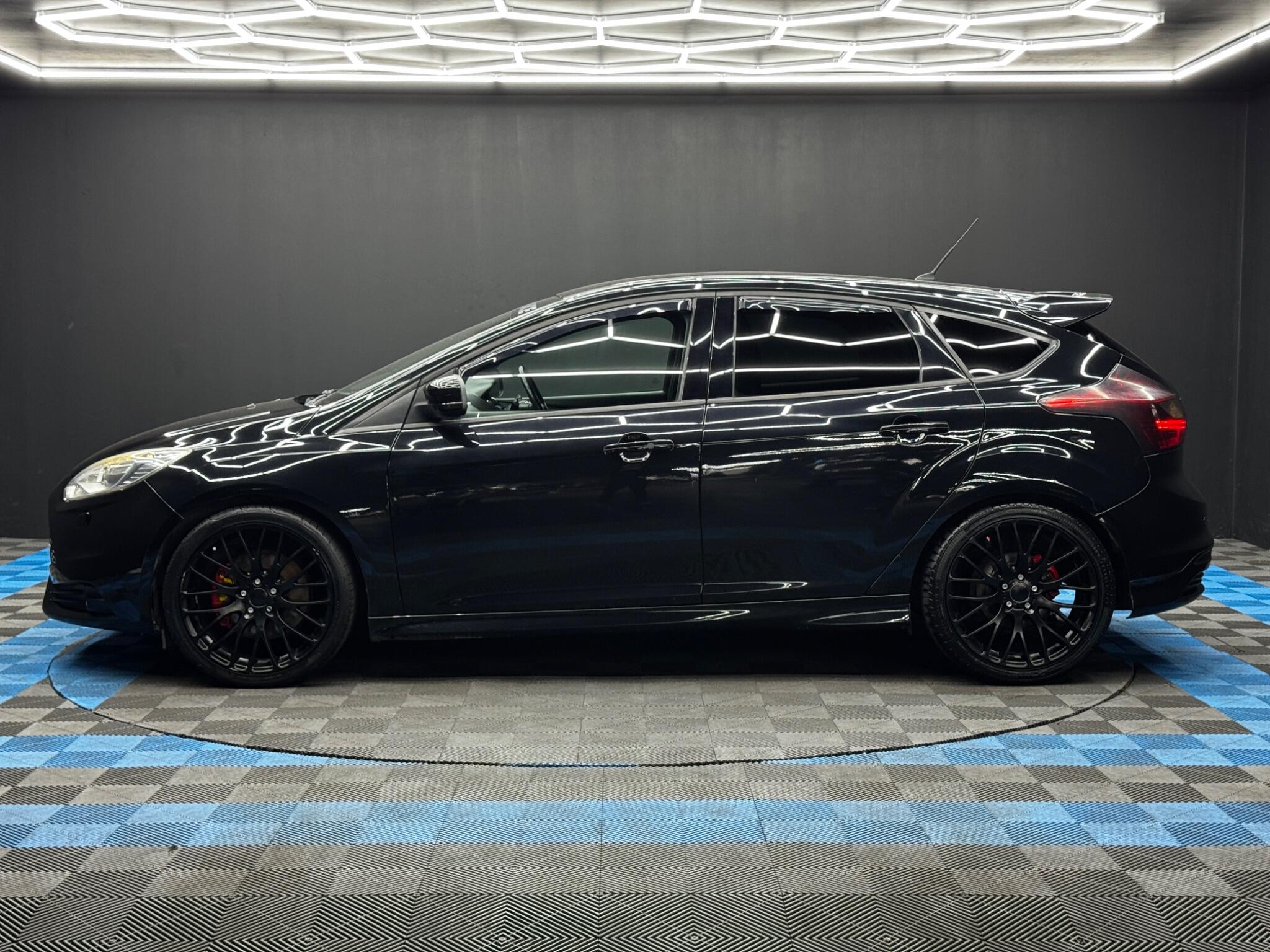 Ford Focus view 8