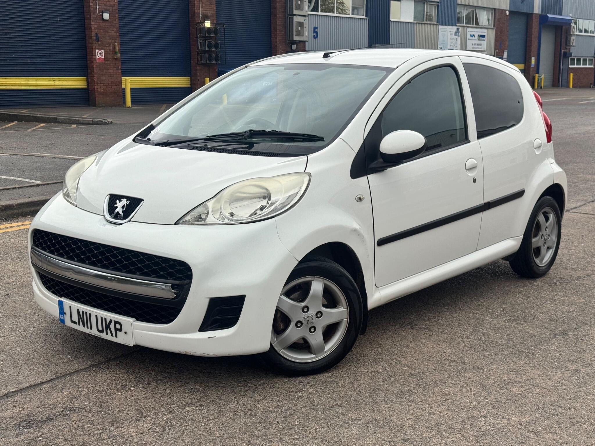 Peugeot 107 view 4