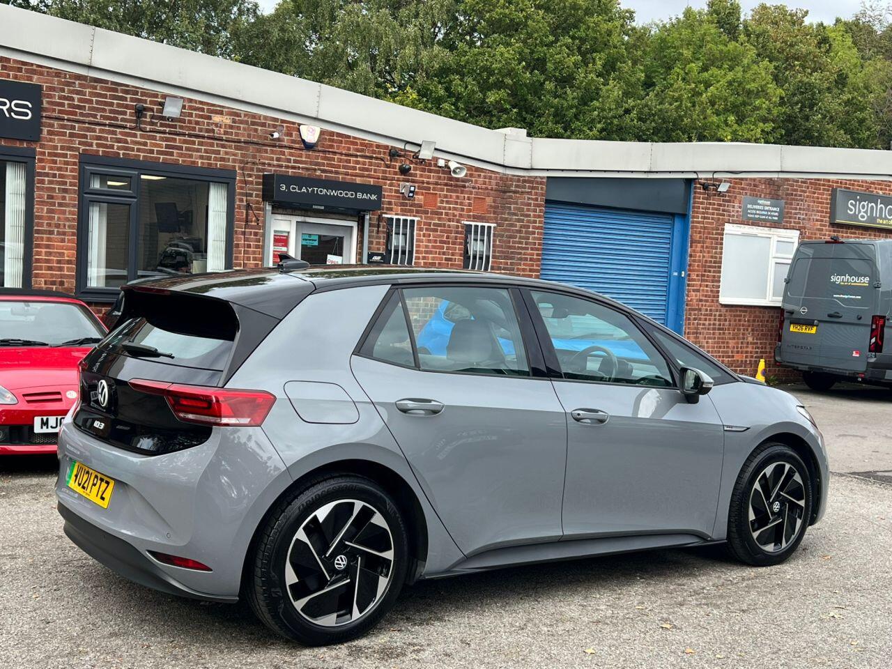 Volkswagen ID.3 view 8
