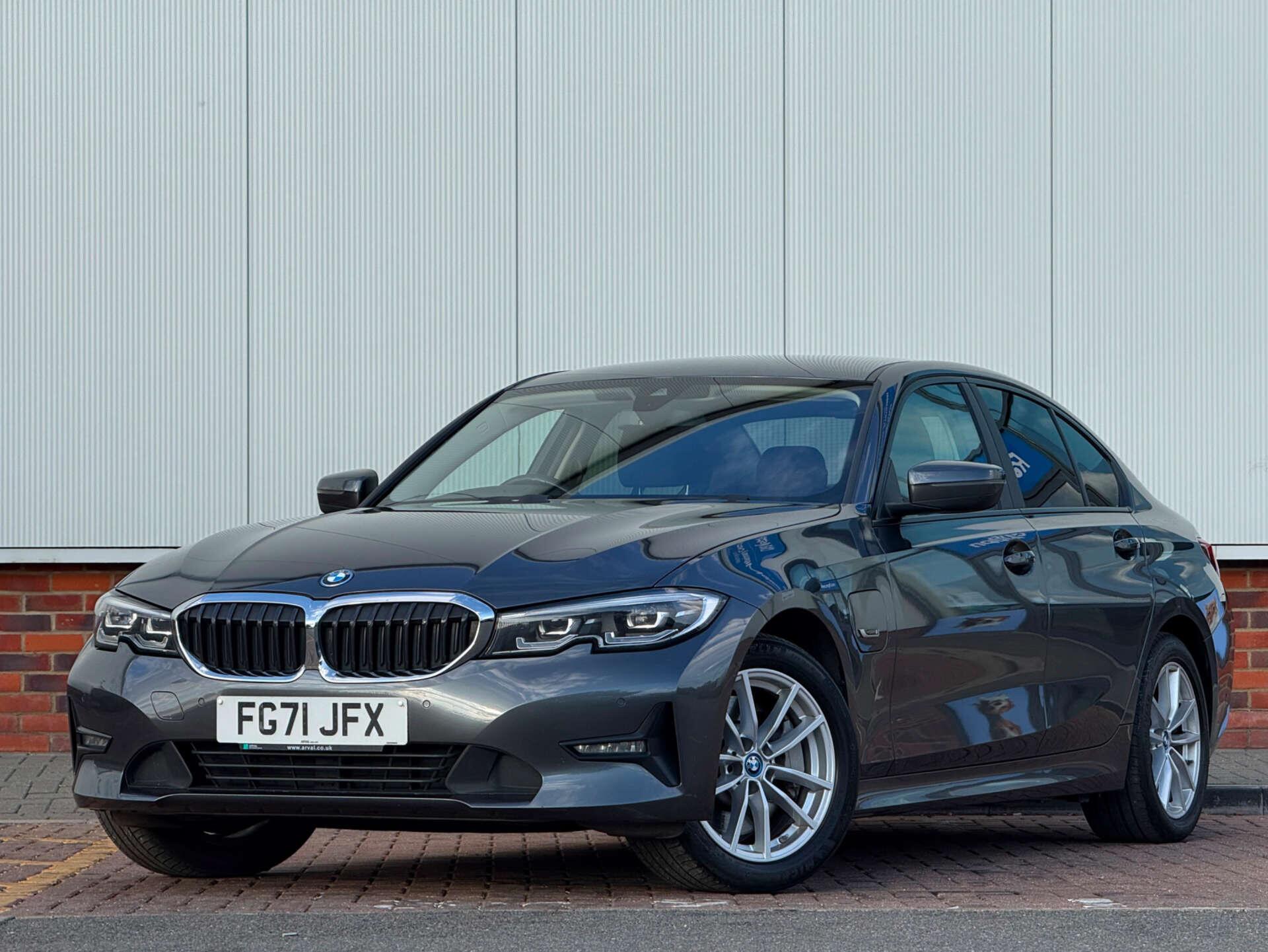 BMW 3 Series view 3