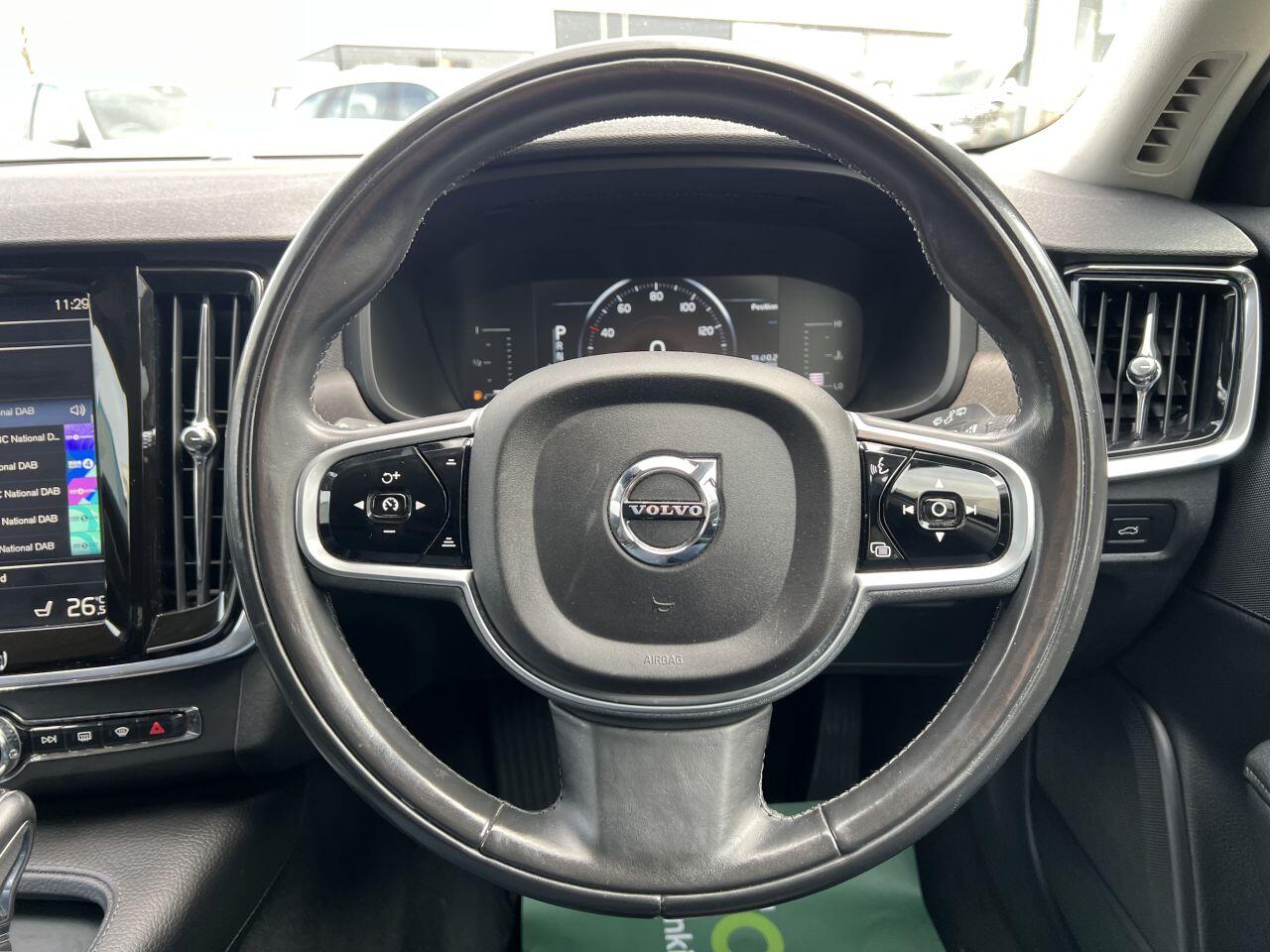 Volvo V90 Cross Country view 53