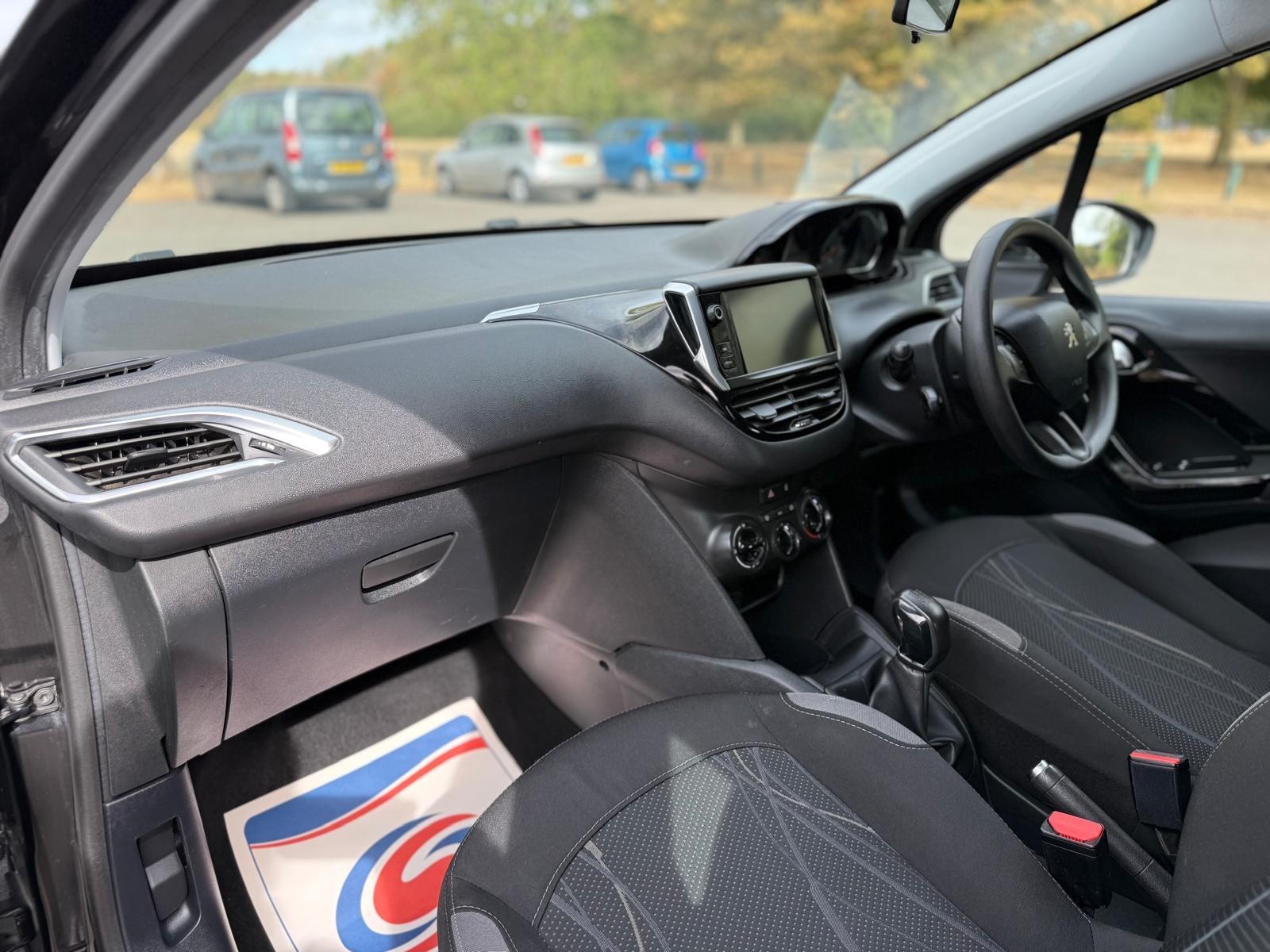 Peugeot 208 view 27