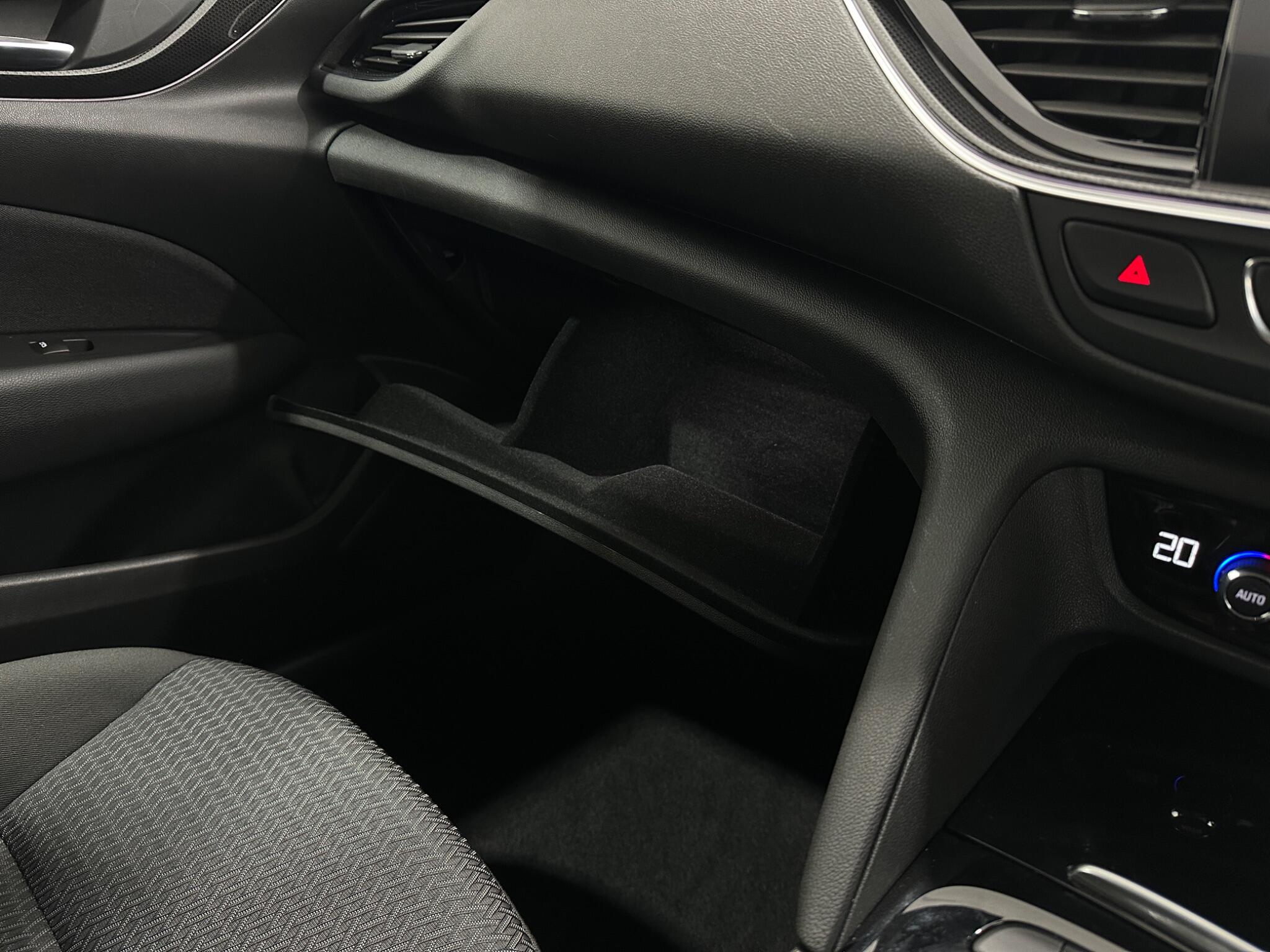 Vauxhall Insignia view 27