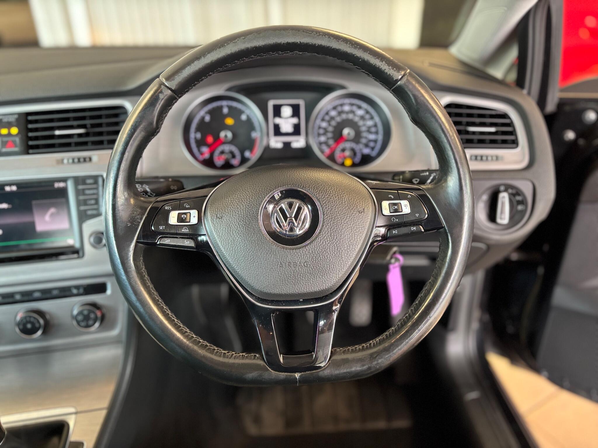 Volkswagen Golf view 28