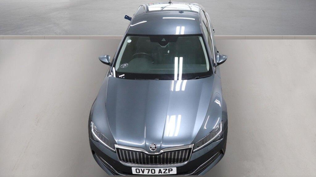 Skoda Superb view 6