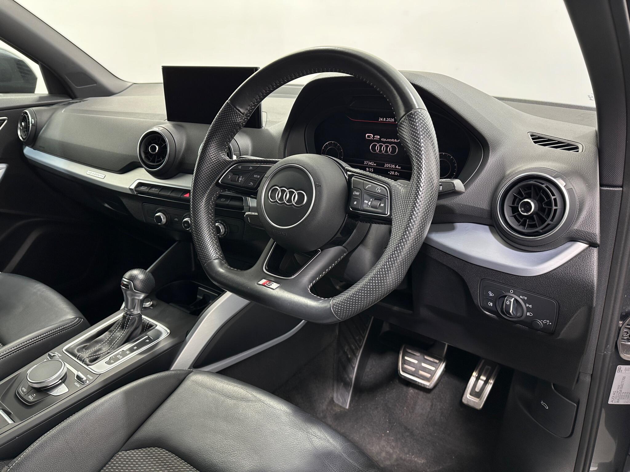 Audi Q2 view 11