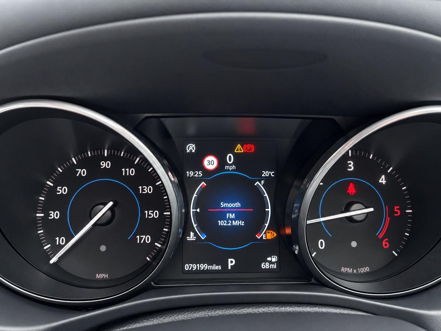 Jaguar Xe view 24