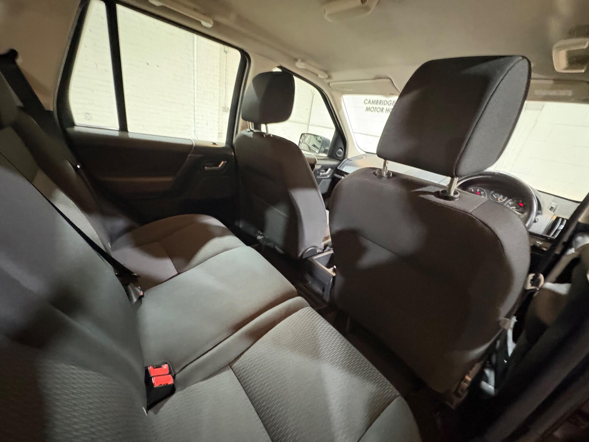 Land Rover Freelander 2 view 24