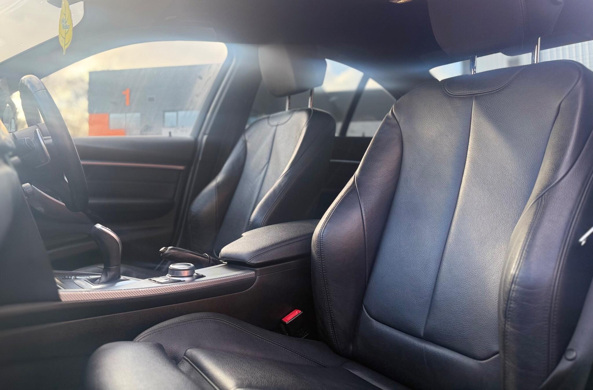 BMW 3 Series view 17