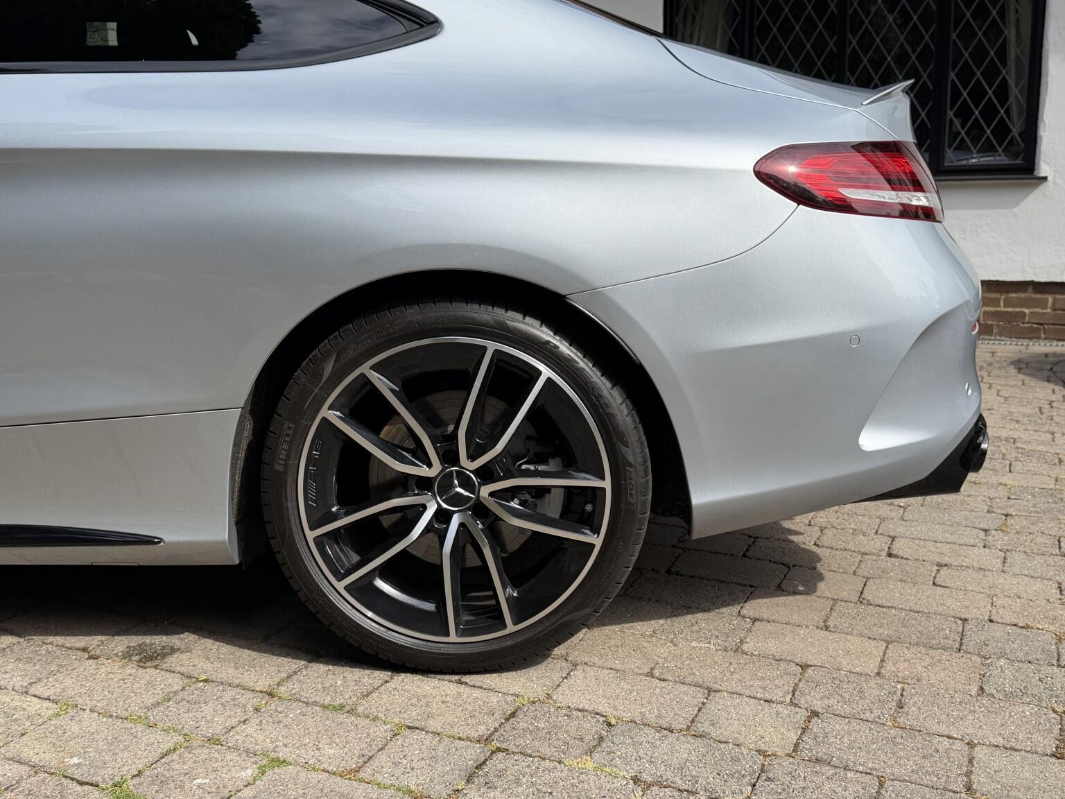 Mercedes-Benz C-Class view 11