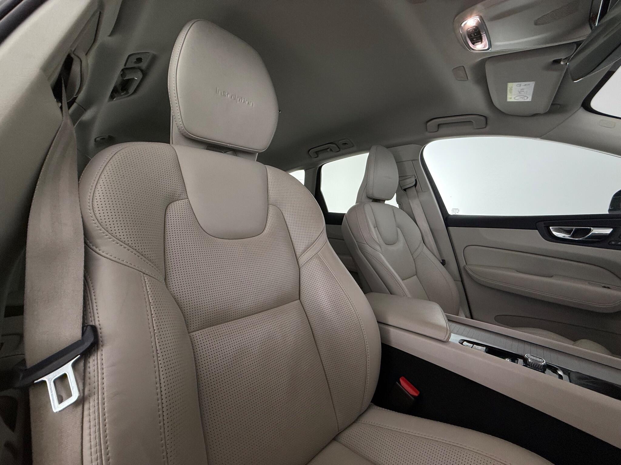 Volvo XC60 view 30