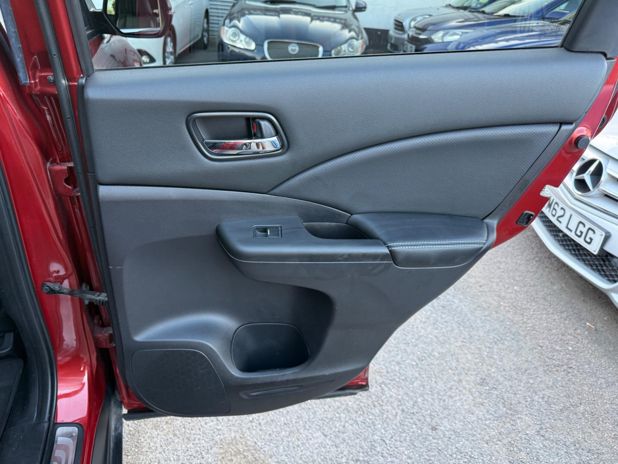 Honda CR-V - Image 42