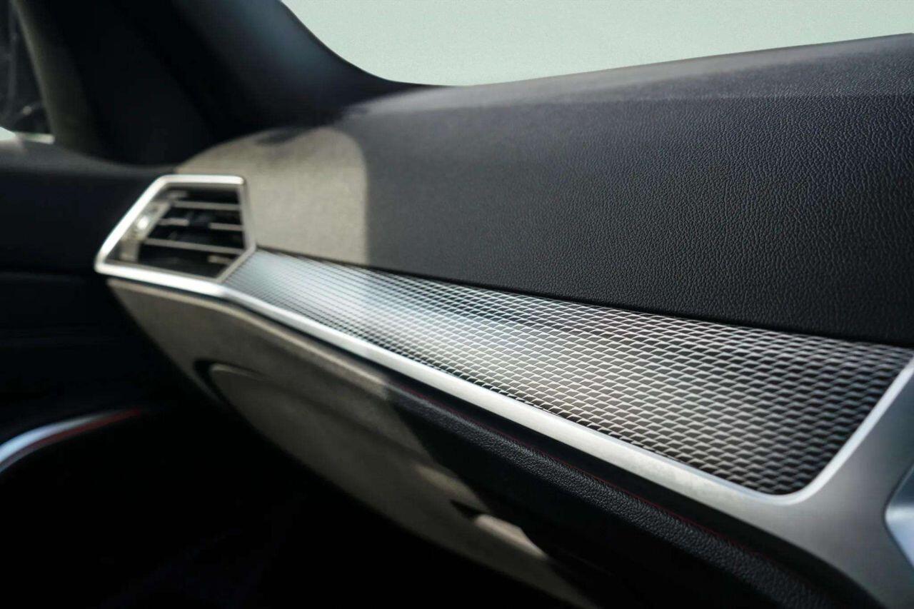 BMW 3 Series view 36