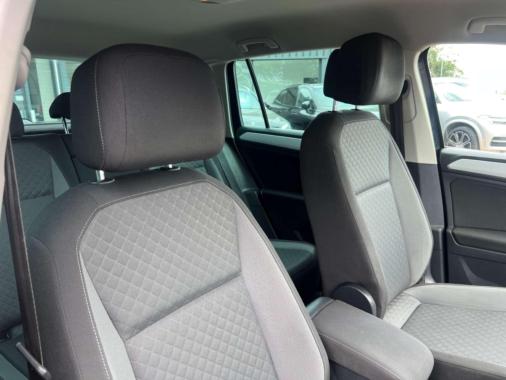 Volkswagen Tiguan view 17