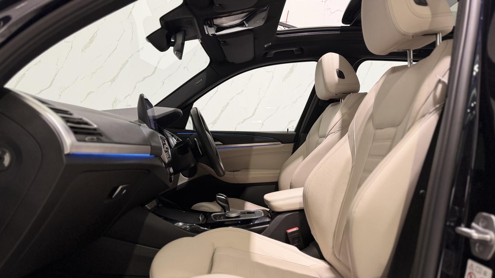 BMW X3 view 10