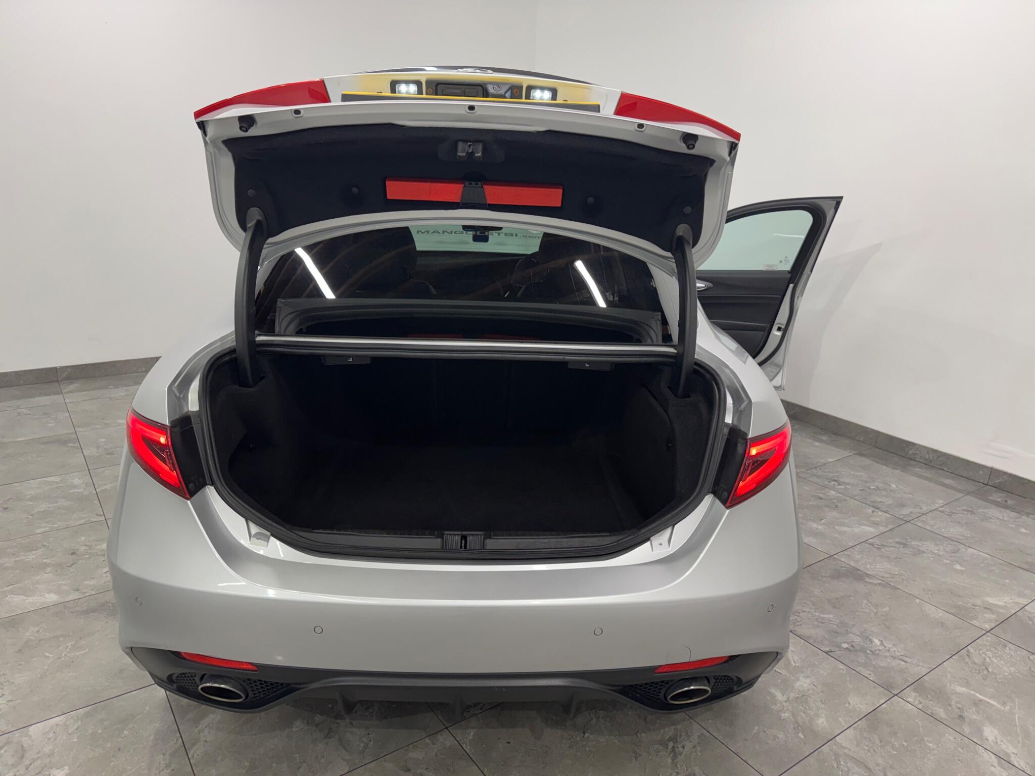 Alfa Romeo Giulia view 15