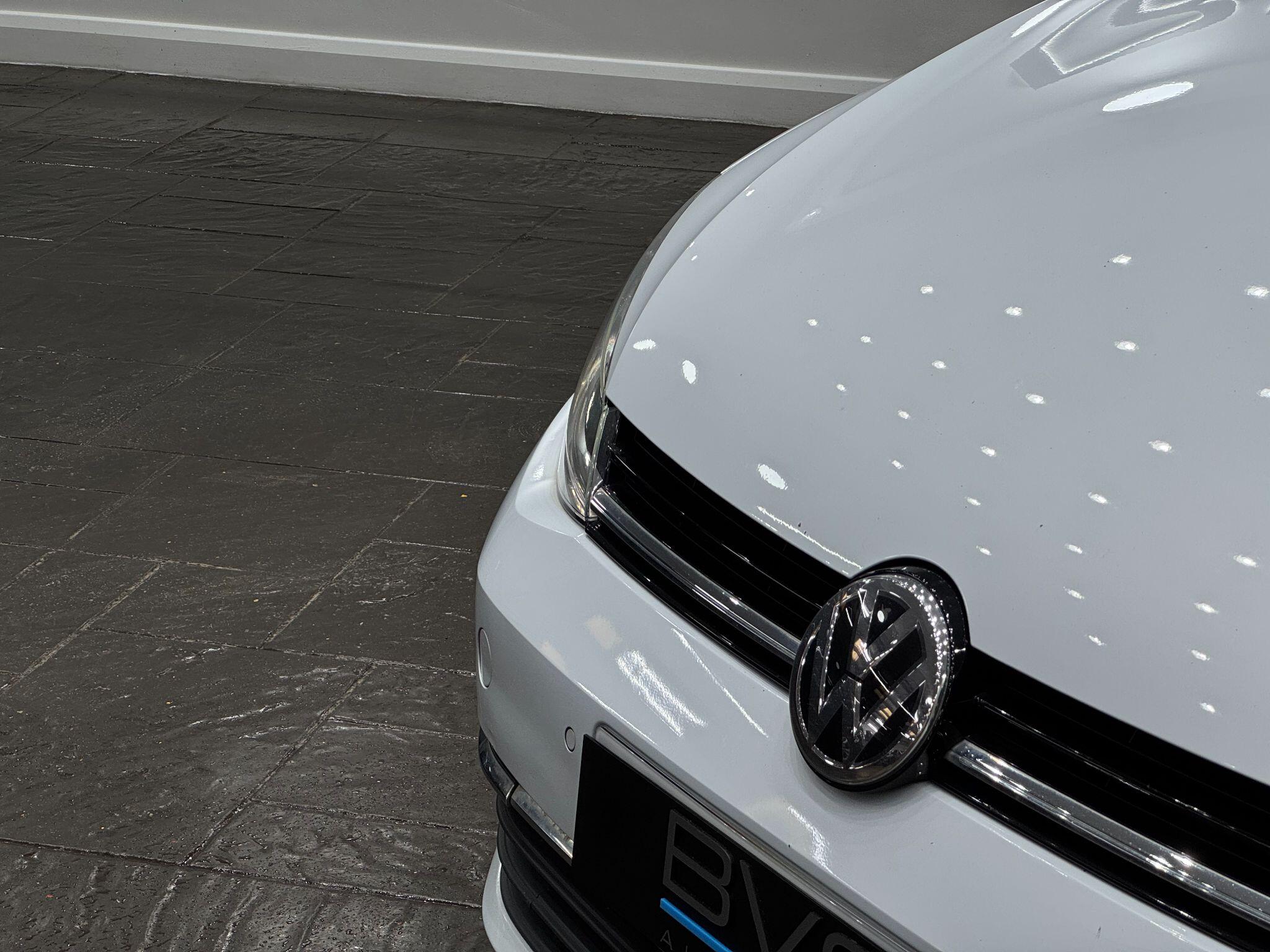 Volkswagen Golf view 9