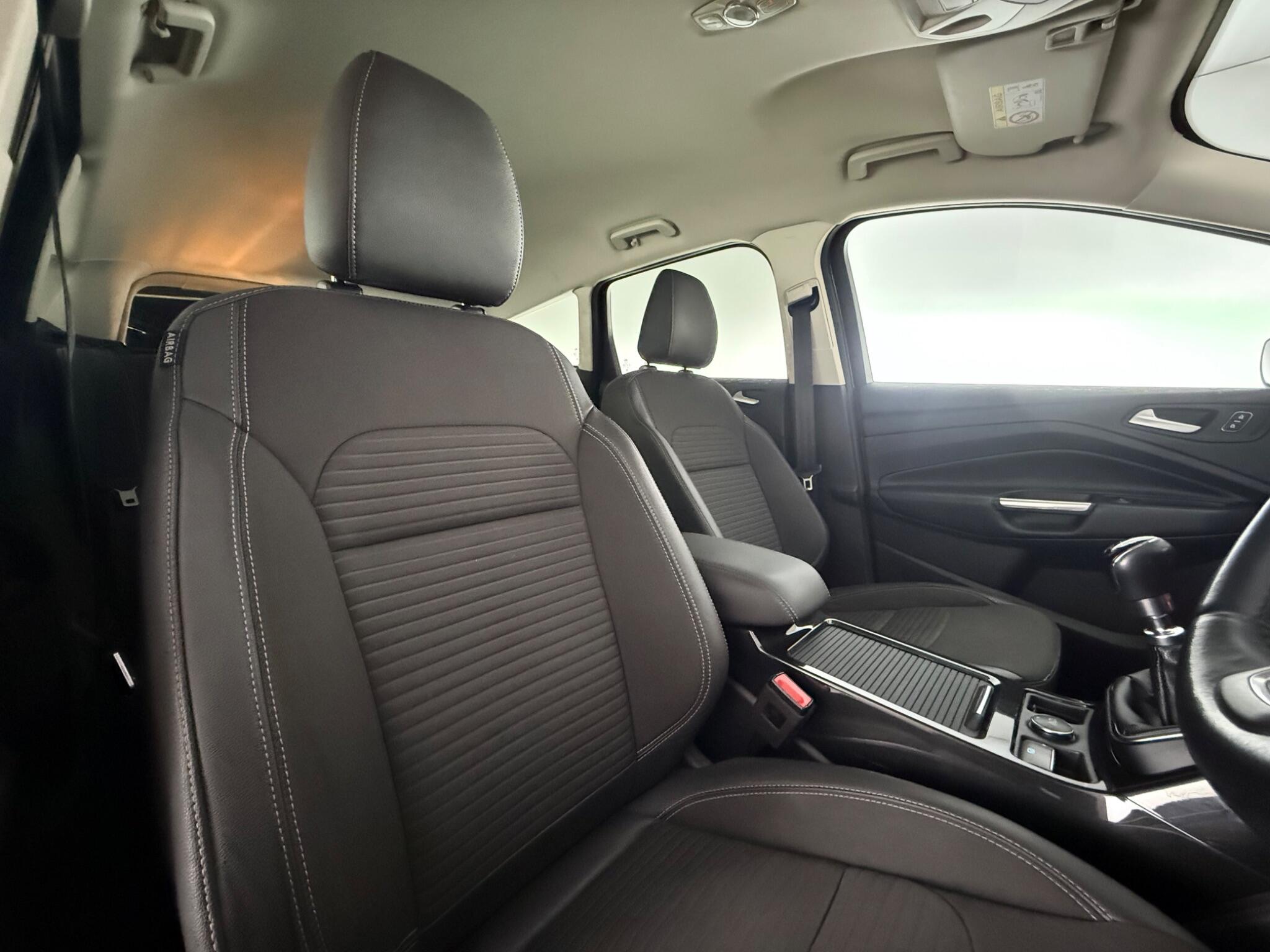 Ford Kuga view 32