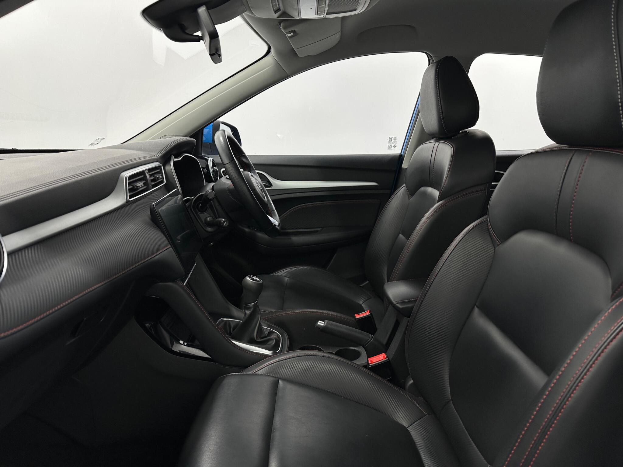 MG ZS view 35