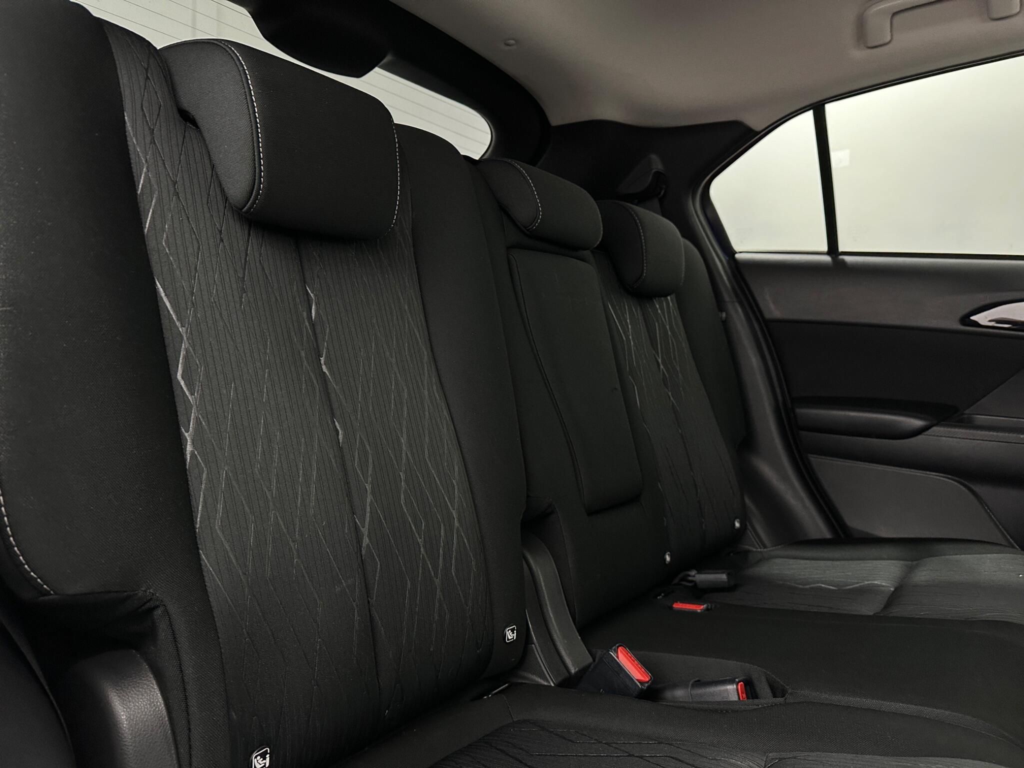 Mitsubishi Eclipse Cross view 42