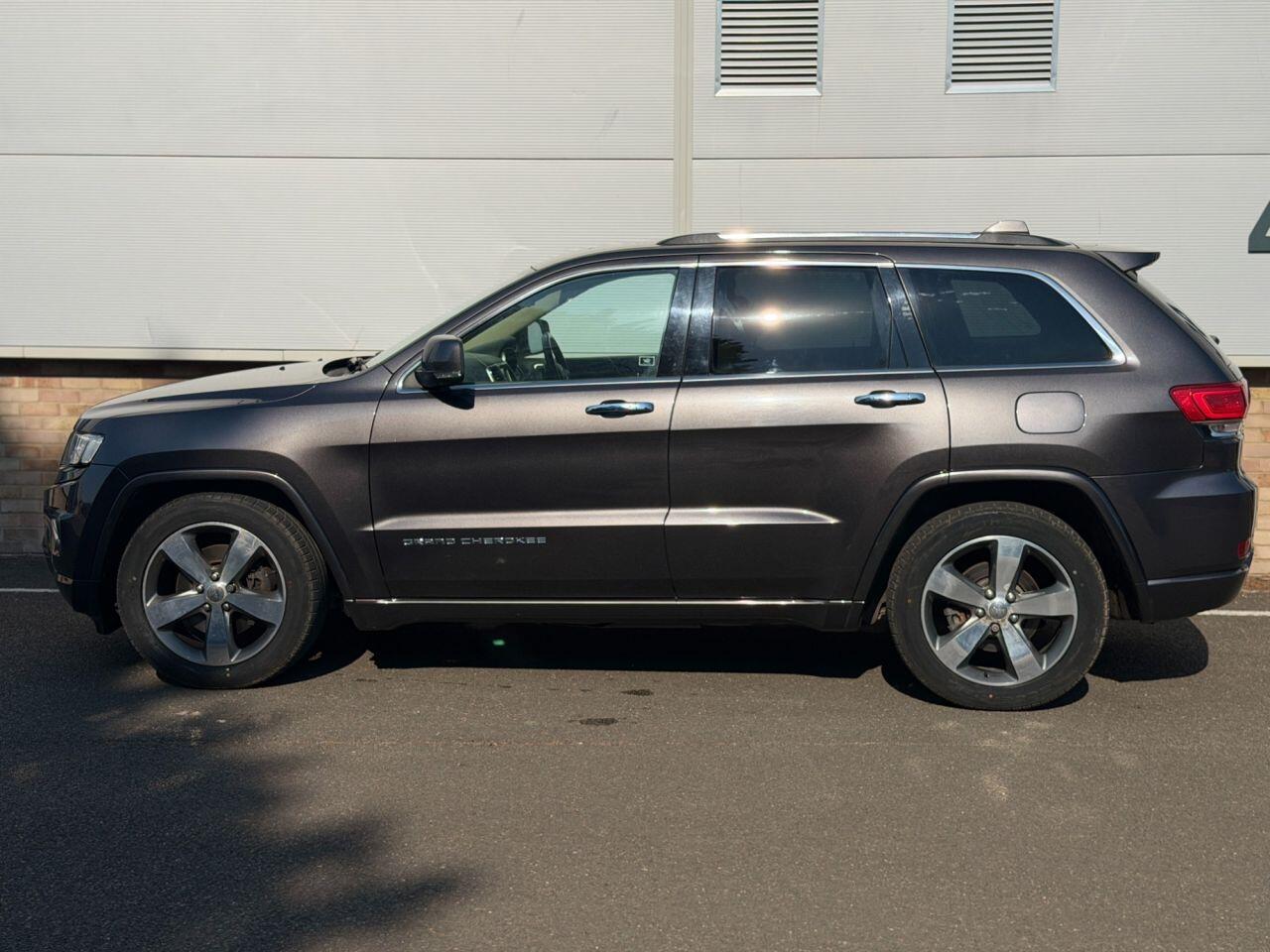 Jeep Grand Cherokee view 5