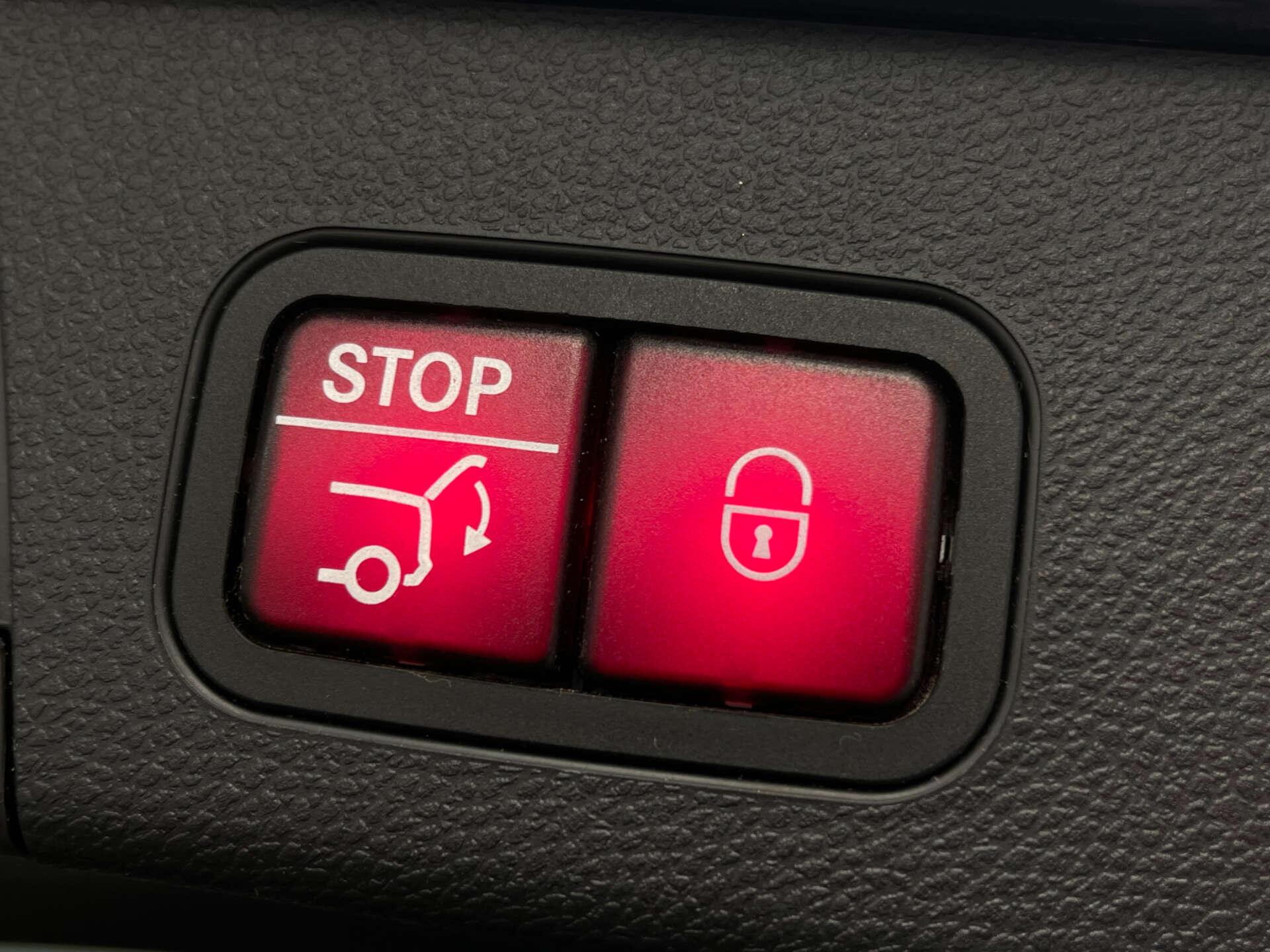 Mercedes-Benz C Class view 33