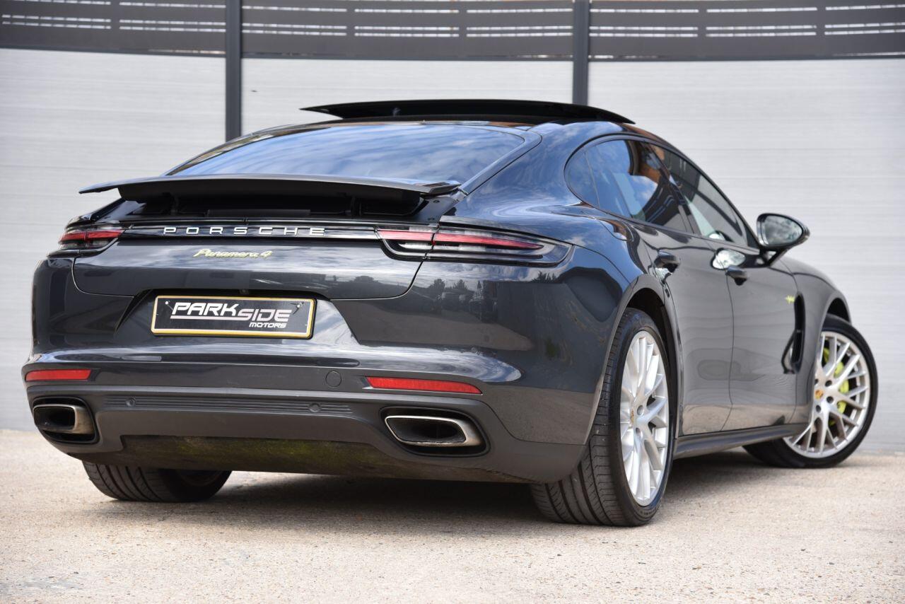 Porsche Panamera view 9