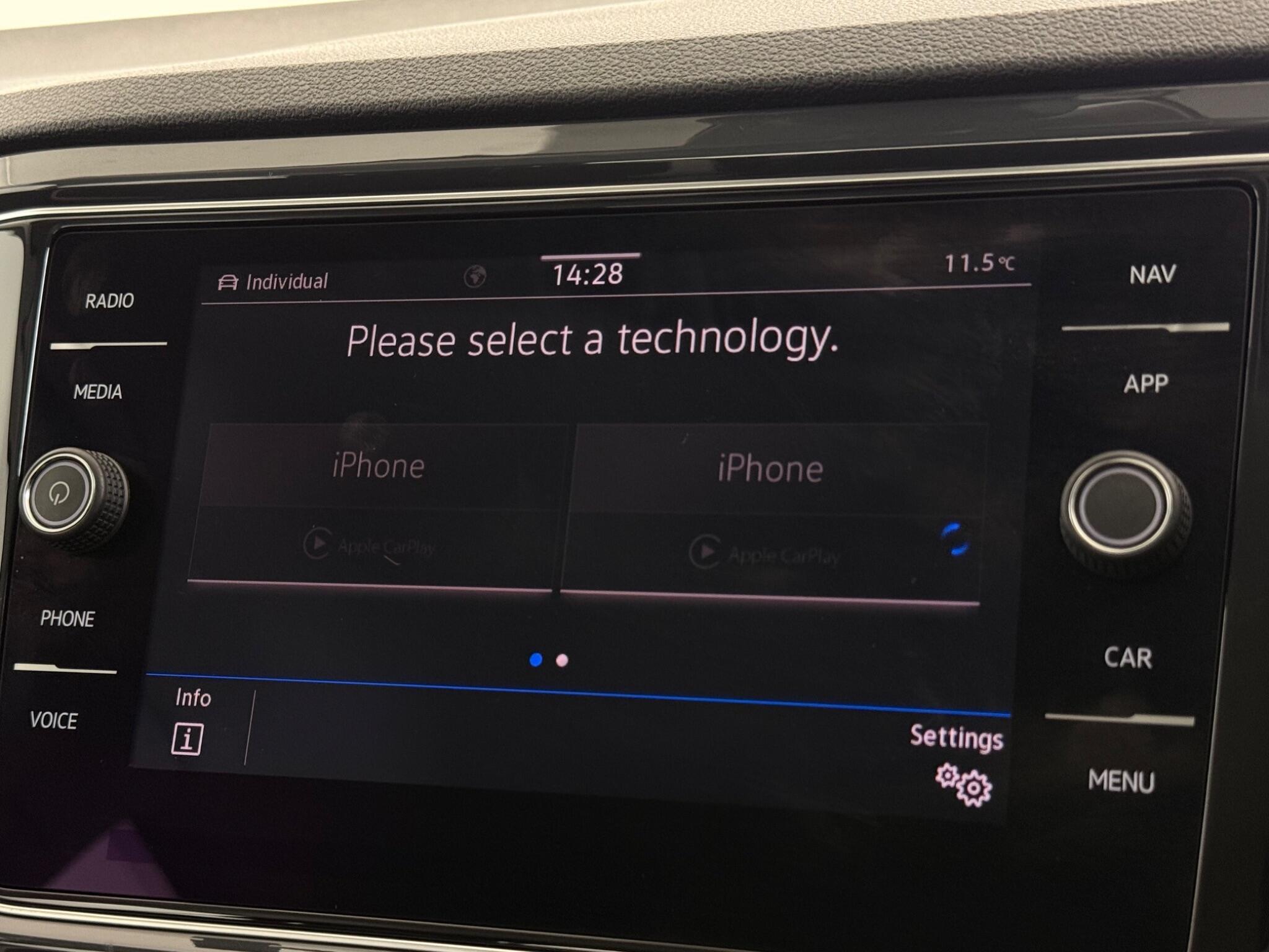 Volkswagen T-Roc view 26
