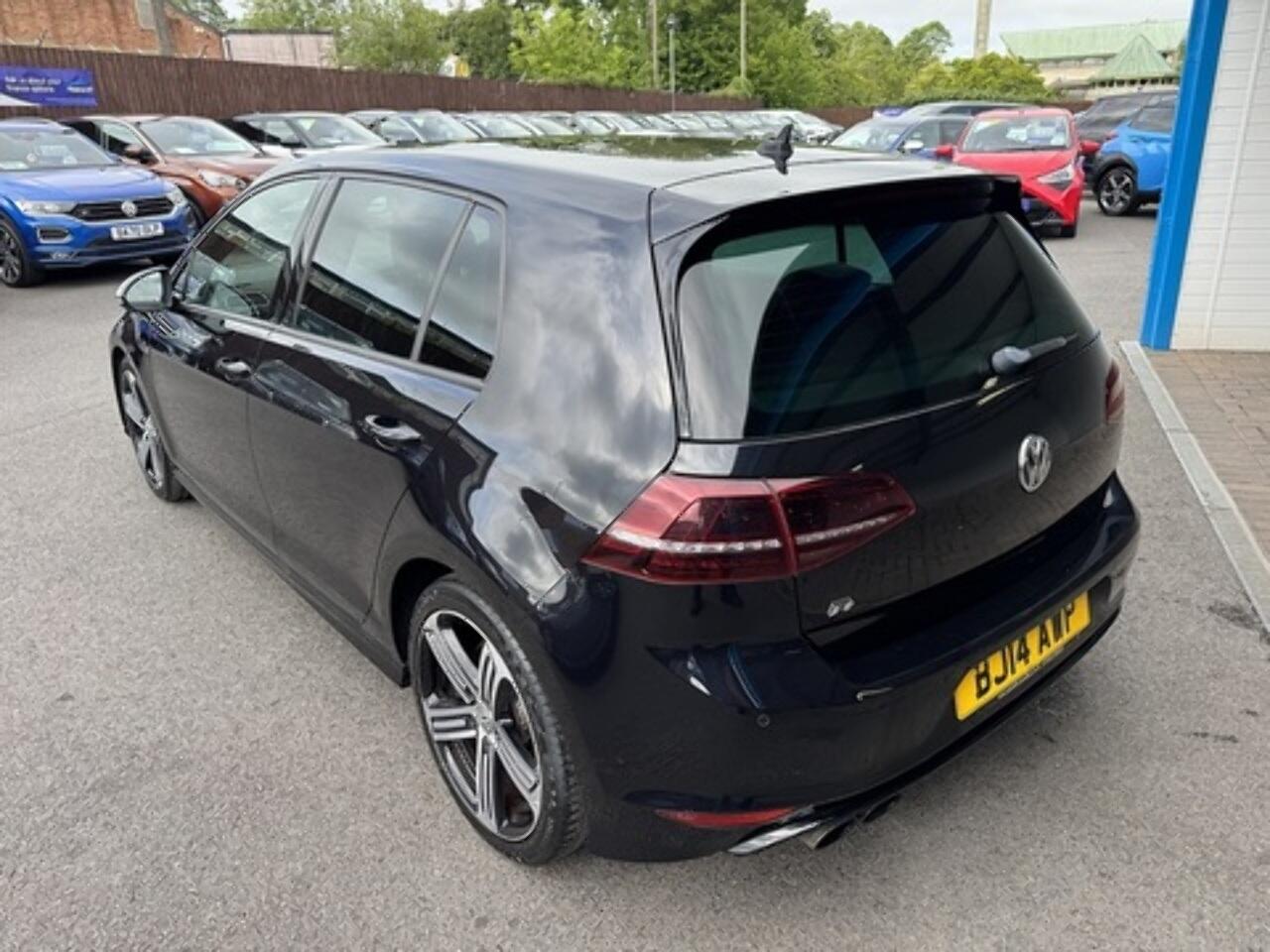 Volkswagen Golf view 6