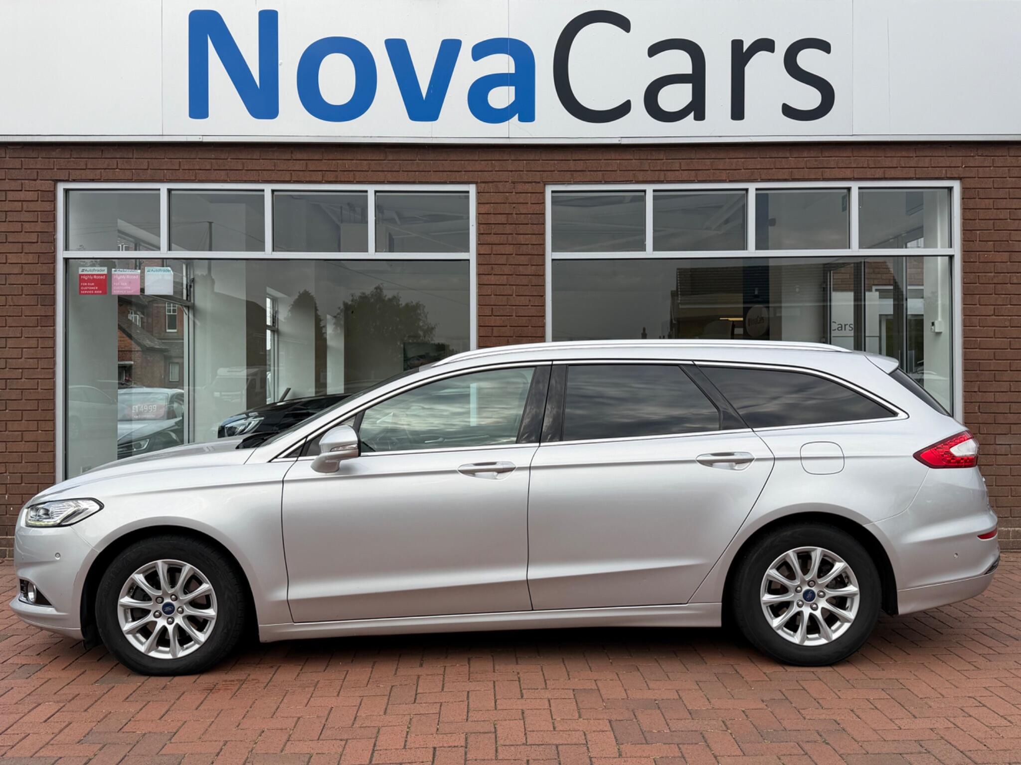 Ford Mondeo view 3