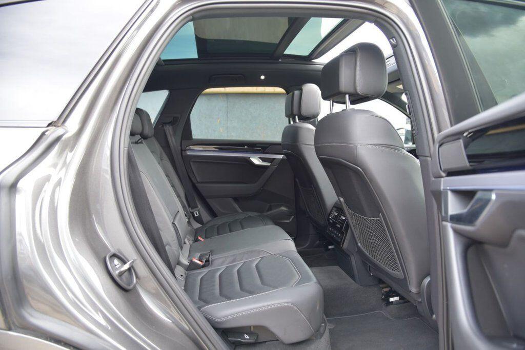 Volkswagen Touareg view 27
