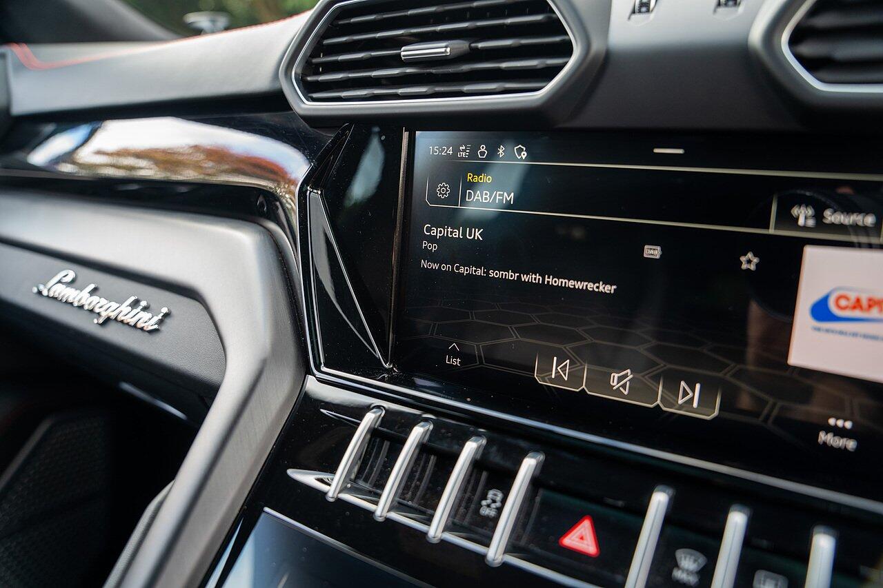 Lamborghini Urus view 82